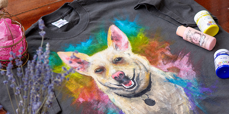 A gray color printed tee with a dog's face on it